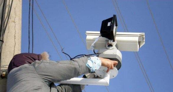 監(jiān)控攝像頭.jpg 監(jiān)控攝像頭.jpg